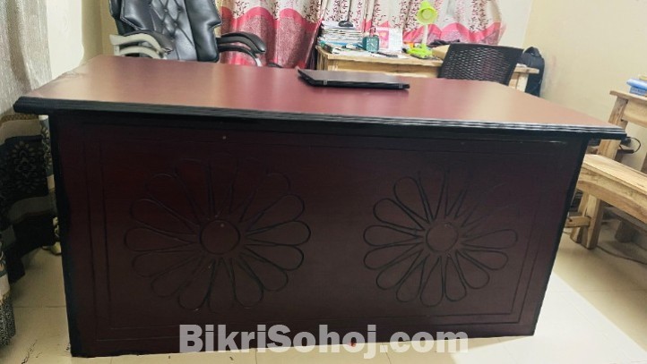 অফিস টেবিল ও চেয়ার বিক্রি হবে